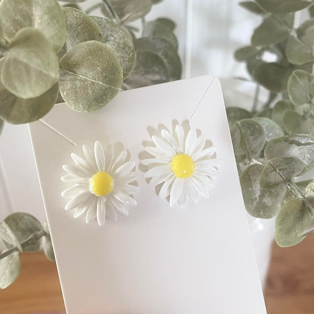 White Daisy Studs