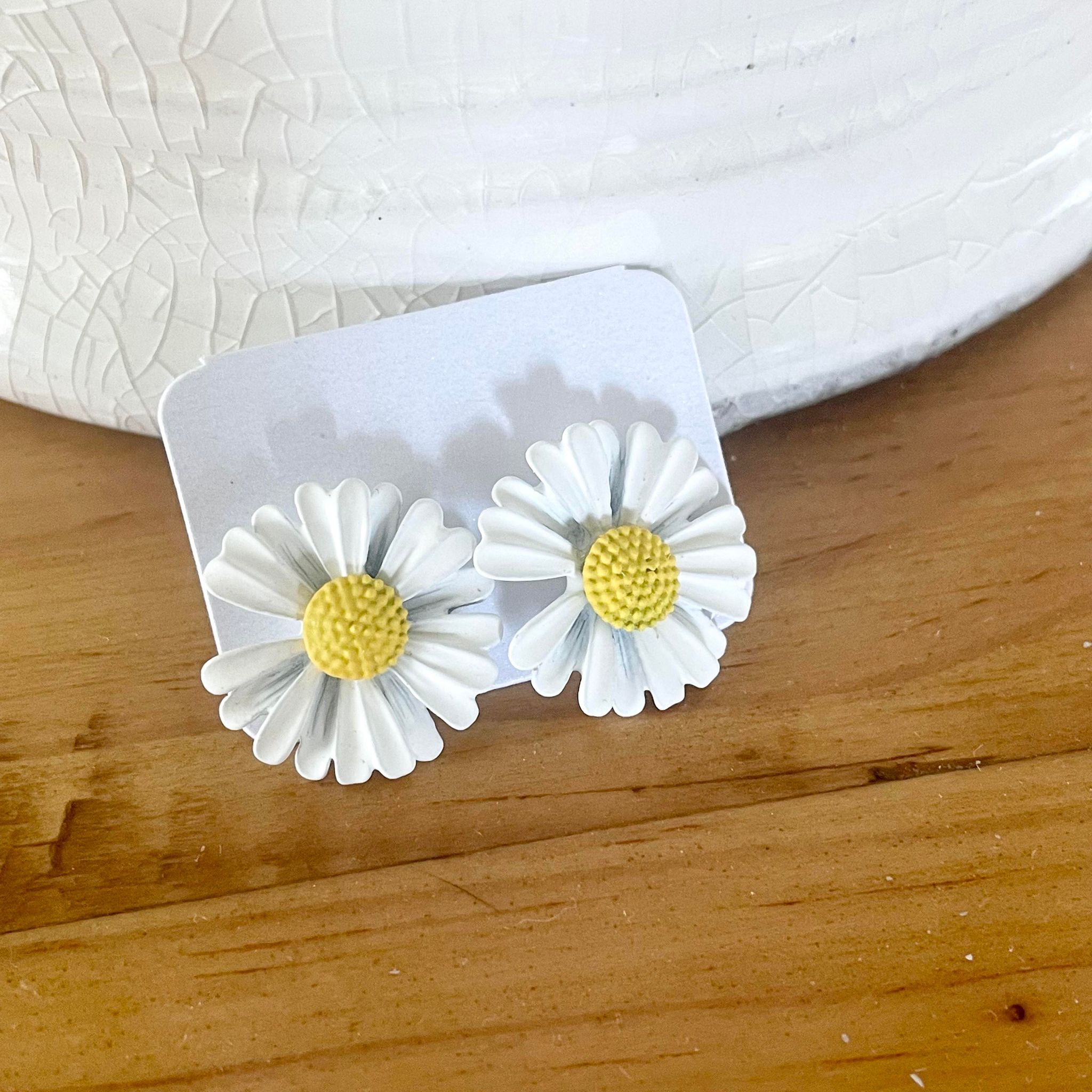 Daisy Studs