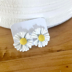Daisy Studs