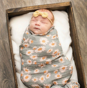 Daisy Swaddle - Sage Green