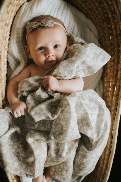 Magnolia Tree Swaddle - Grey